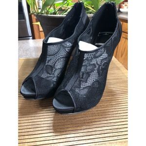 ELLE ELNADIA MESH BOOTIES SZ 91/2M